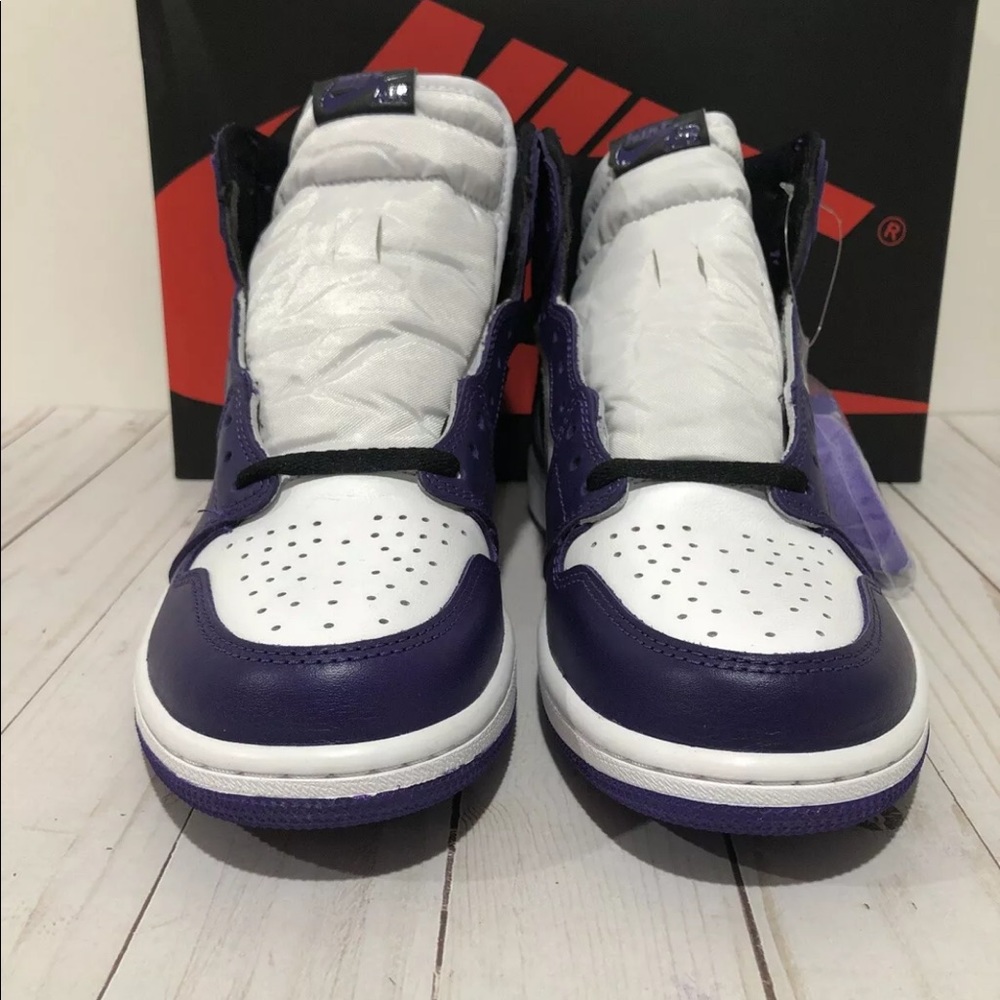 🔴SOLD🔴Nike Air Jordan 1 High OG Court Purple2020 - Picture 2 of 8